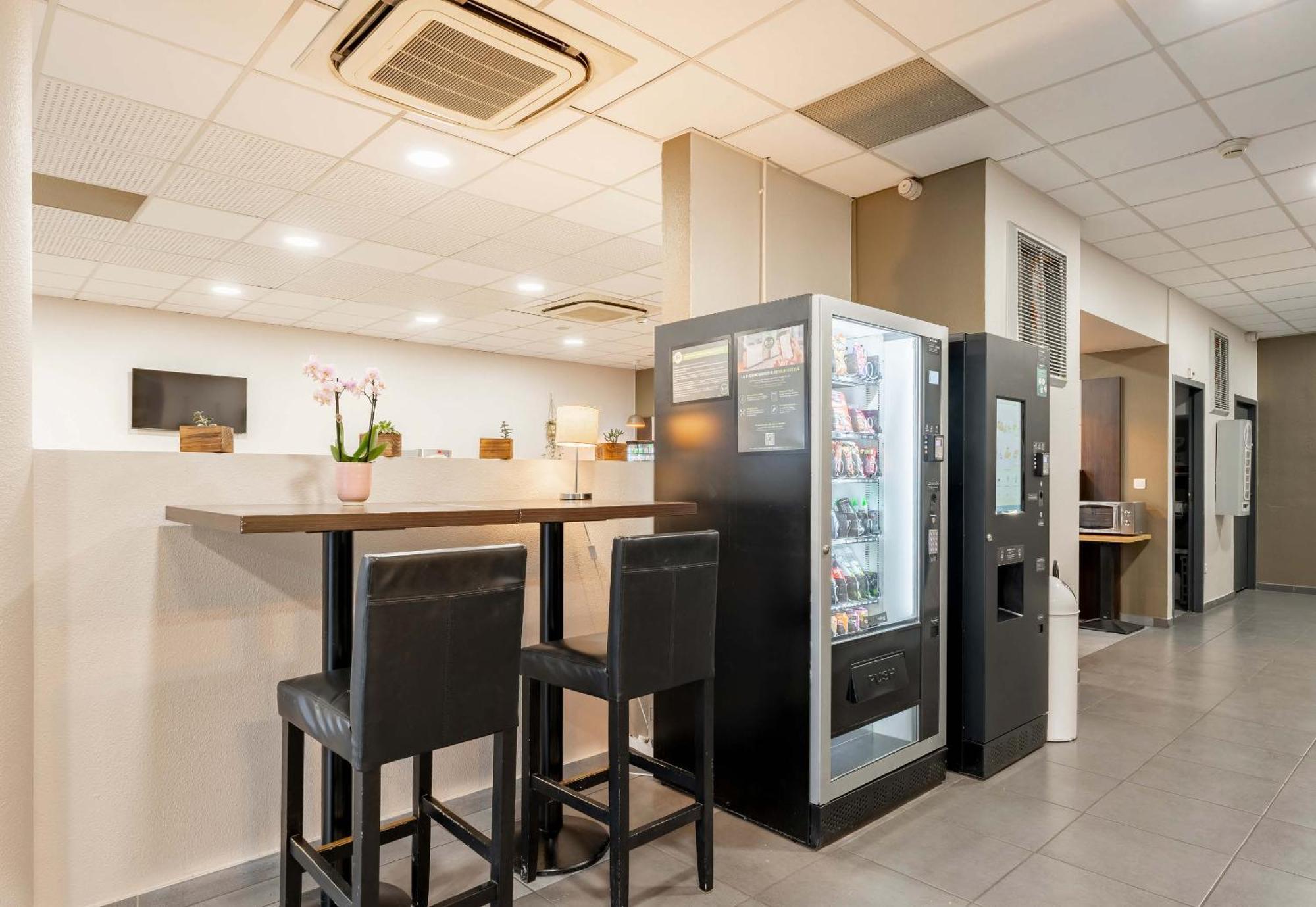 B&B Hotel Maubeuge-Louvroil Buitenkant foto