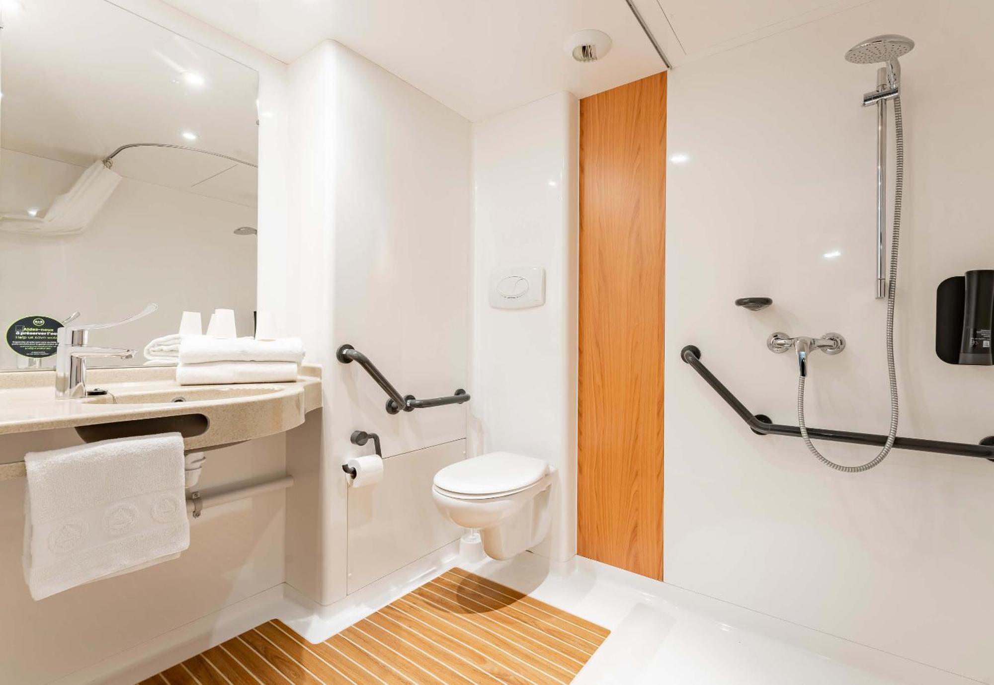 B&B Hotel Maubeuge-Louvroil Buitenkant foto