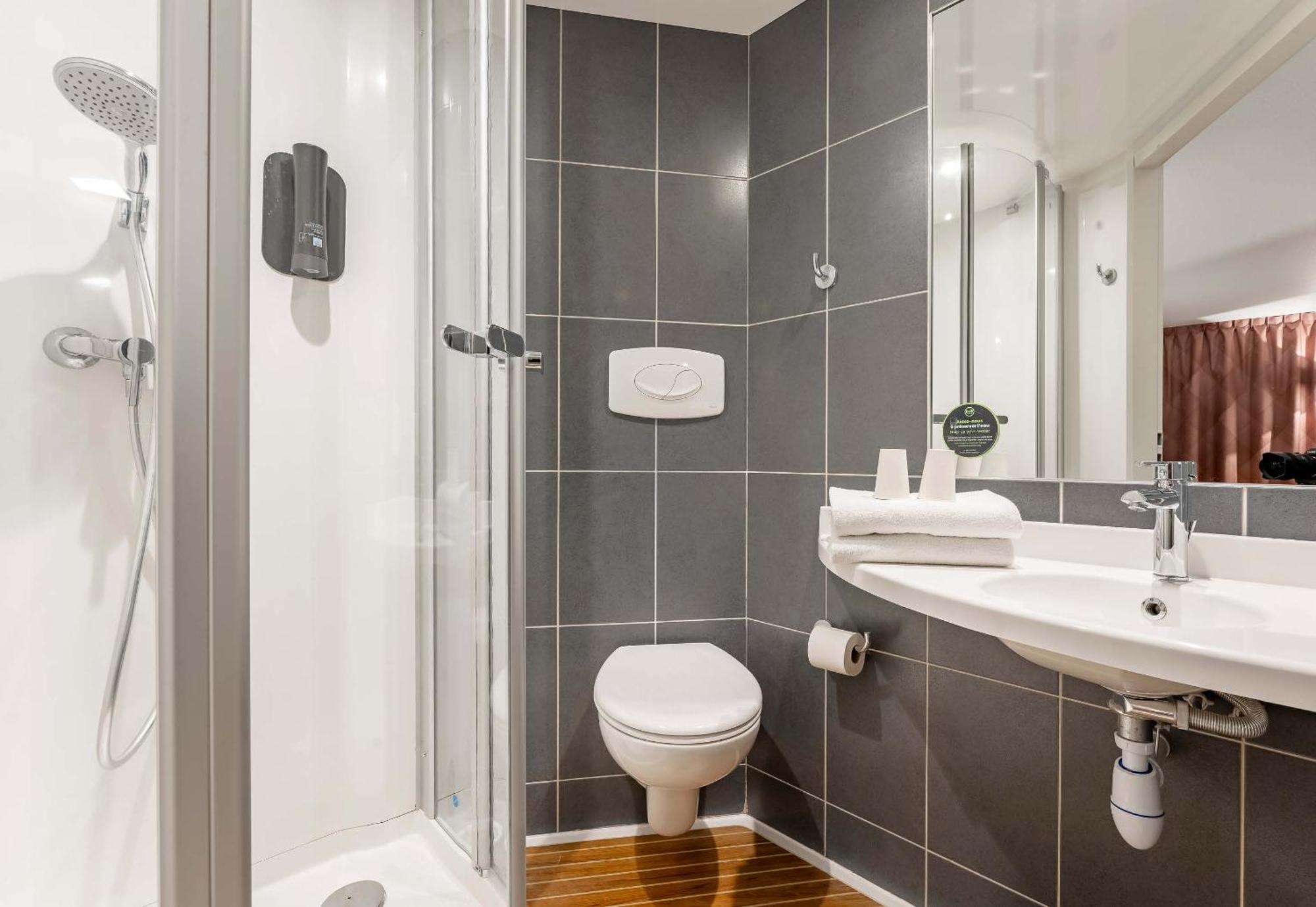 B&B Hotel Maubeuge-Louvroil Buitenkant foto